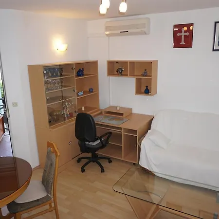 Spacious Elek, City