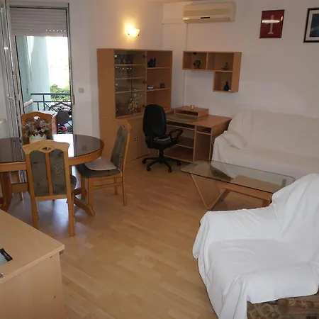 Spacious Elek, City *