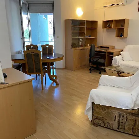 Spacious Elek, City *